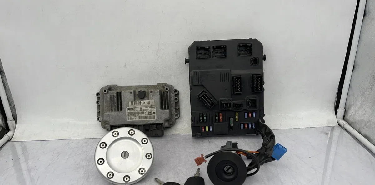 Calculateur moteur PEUGEOT 206 PHASE 2 occasion — photo 2