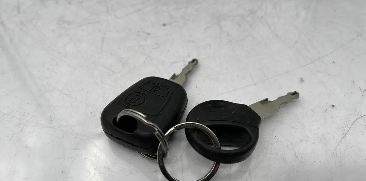 Calculateur moteur PEUGEOT 206 PHASE 2 occasion — photo 4