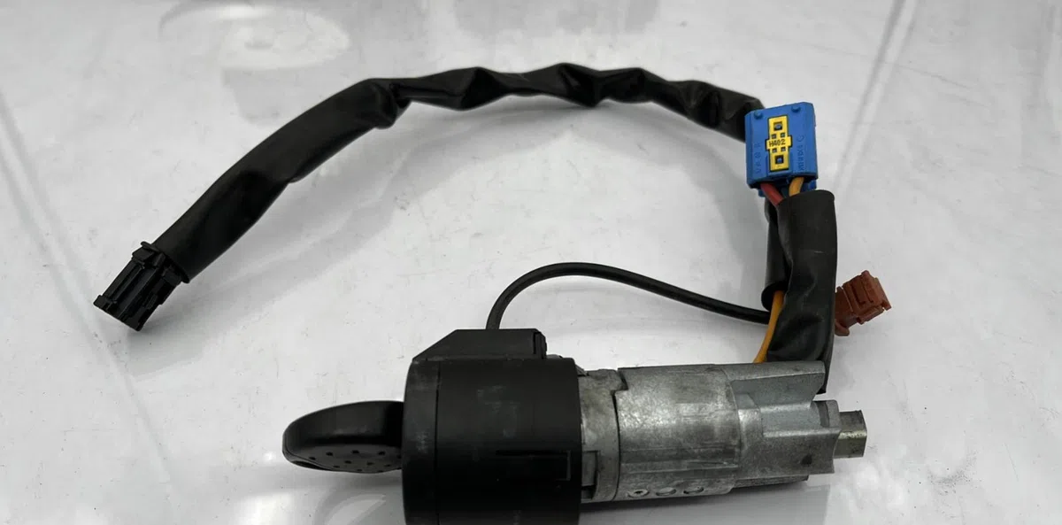 Calculateur moteur PEUGEOT 206 PHASE 2 occasion