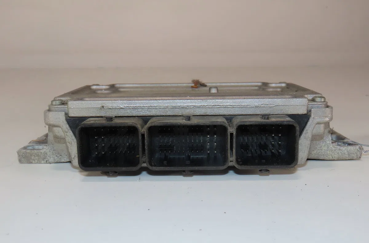 Calculateur moteur Peugeot 206 SW (2E-K) 1.4 16v (2003) occasion — photo 2