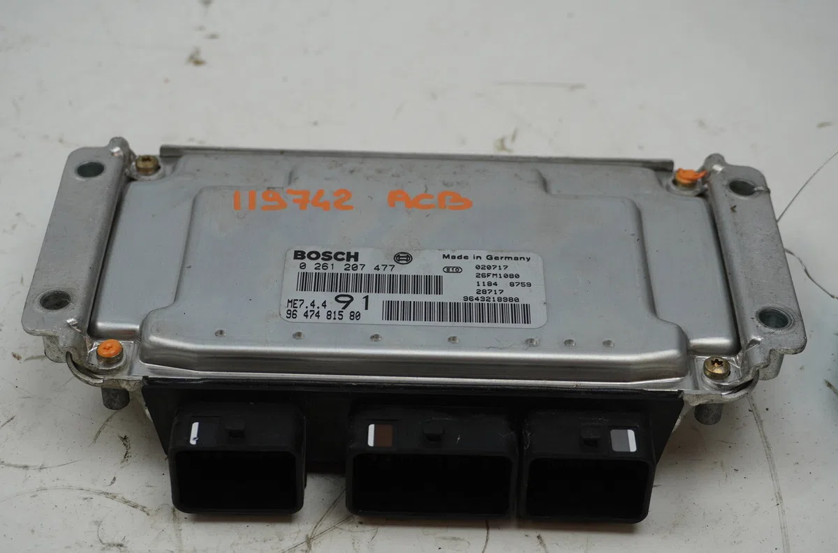 Calculateur moteur Peugeot 206 SW (2E-K) 1.6 16v (2002) occasion