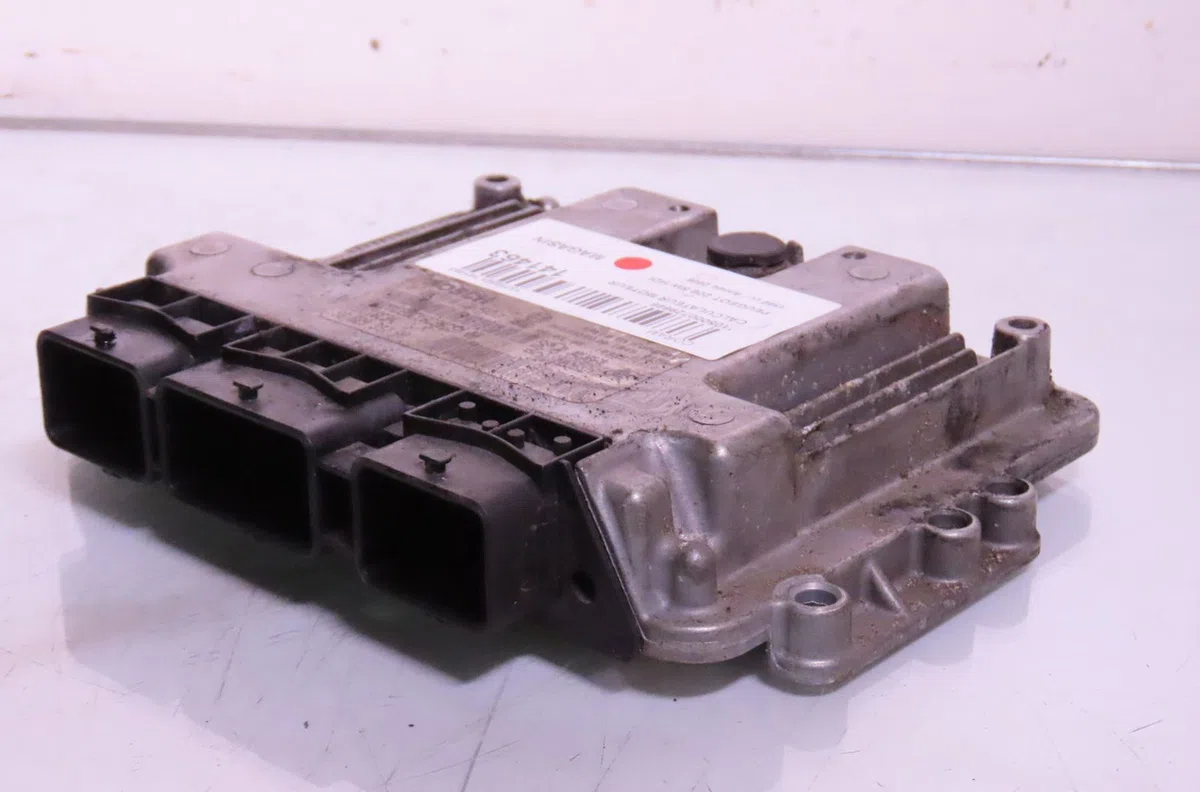 Calculateur moteur Peugeot 206 SW (2E-K) 1.6 hdi 110 (2004) occasion — photo 2