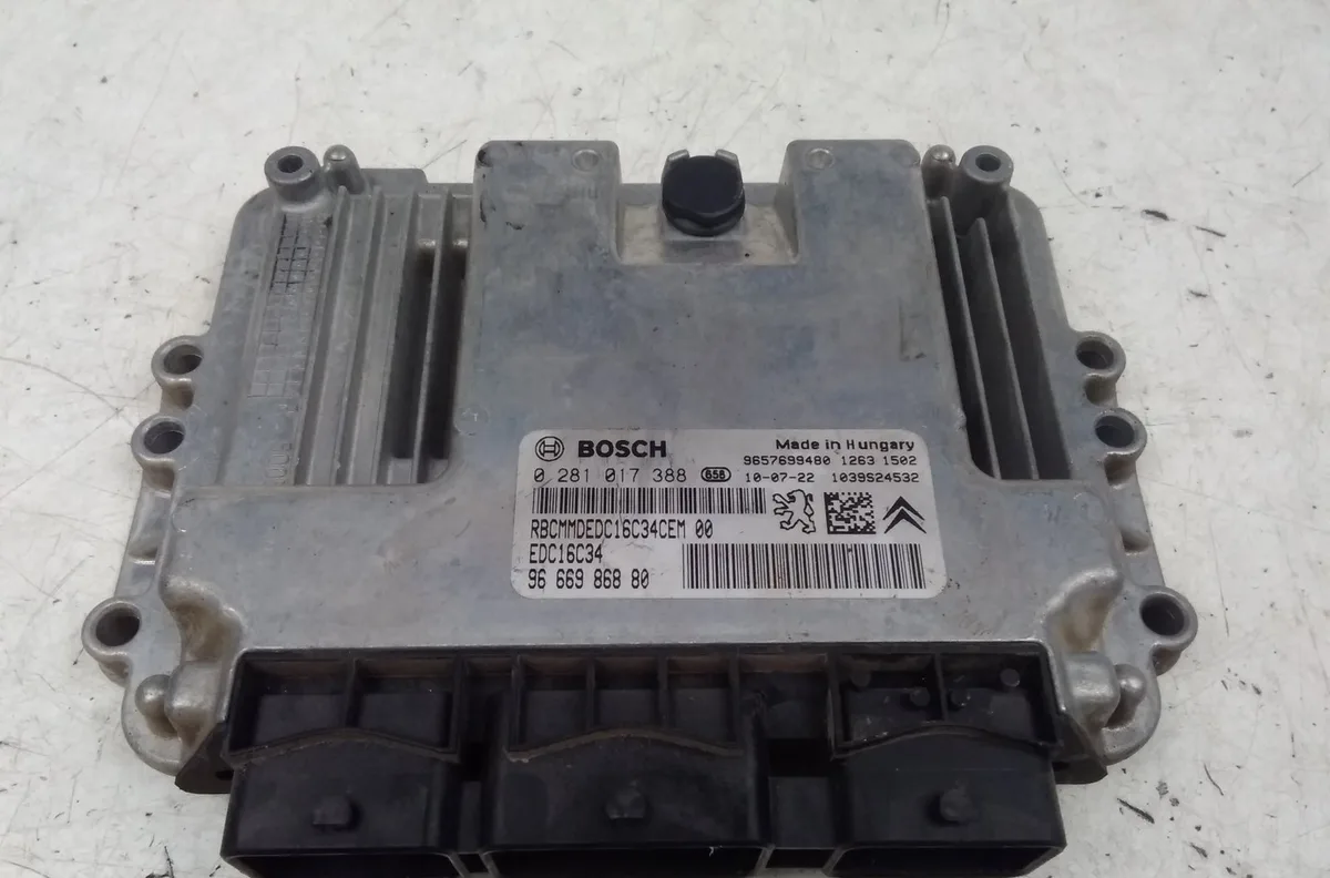 Calculateur moteur PEUGEOT 207 2010 occasion