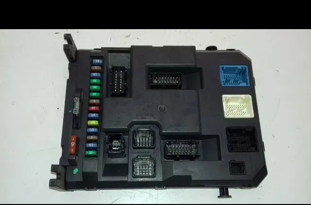 Calculateur moteur Peugeot 207-207 (WA_, WC_) 1.6 hdi (2006-2013) 5 portes occasion — photo 2
