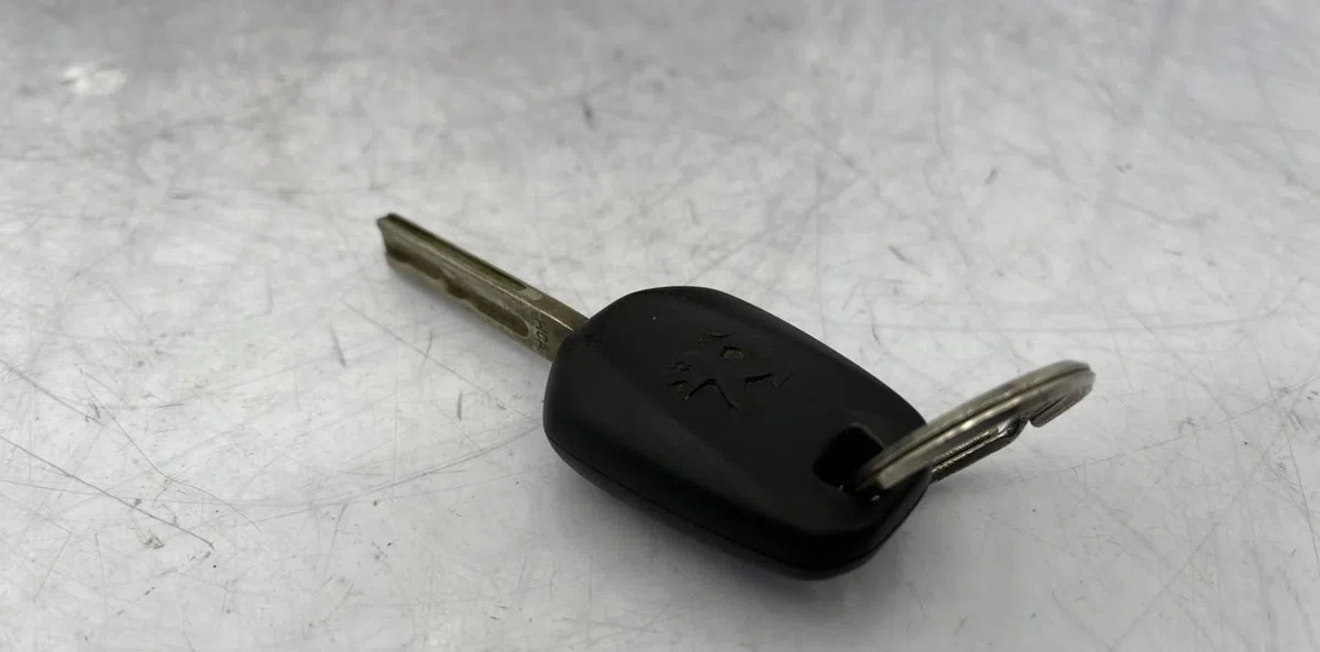 Calculateur moteur PEUGEOT 208 1 PHASE 1 occasion — photo 3