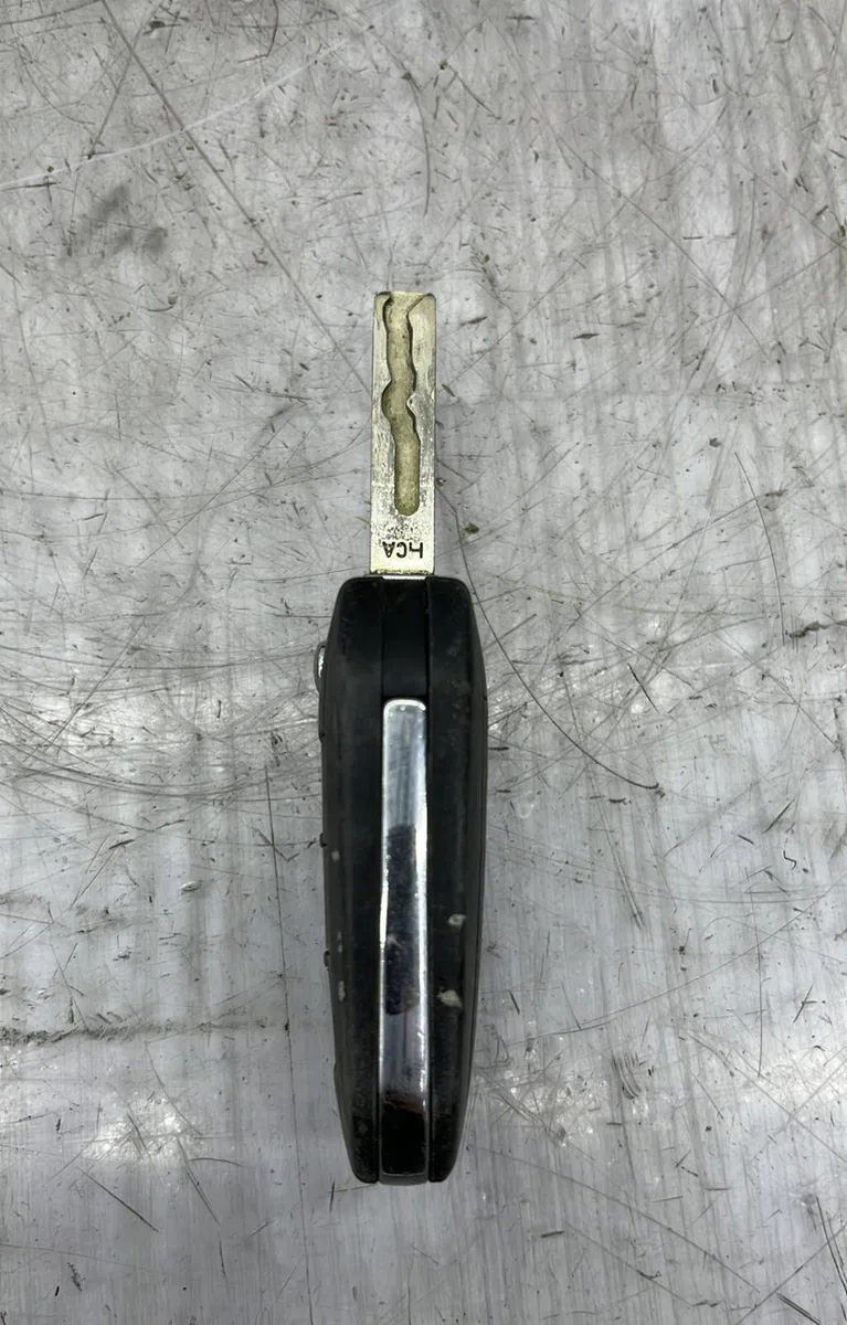 Calculateur moteur PEUGEOT 208 1 PHASE 1 occasion — photo 2