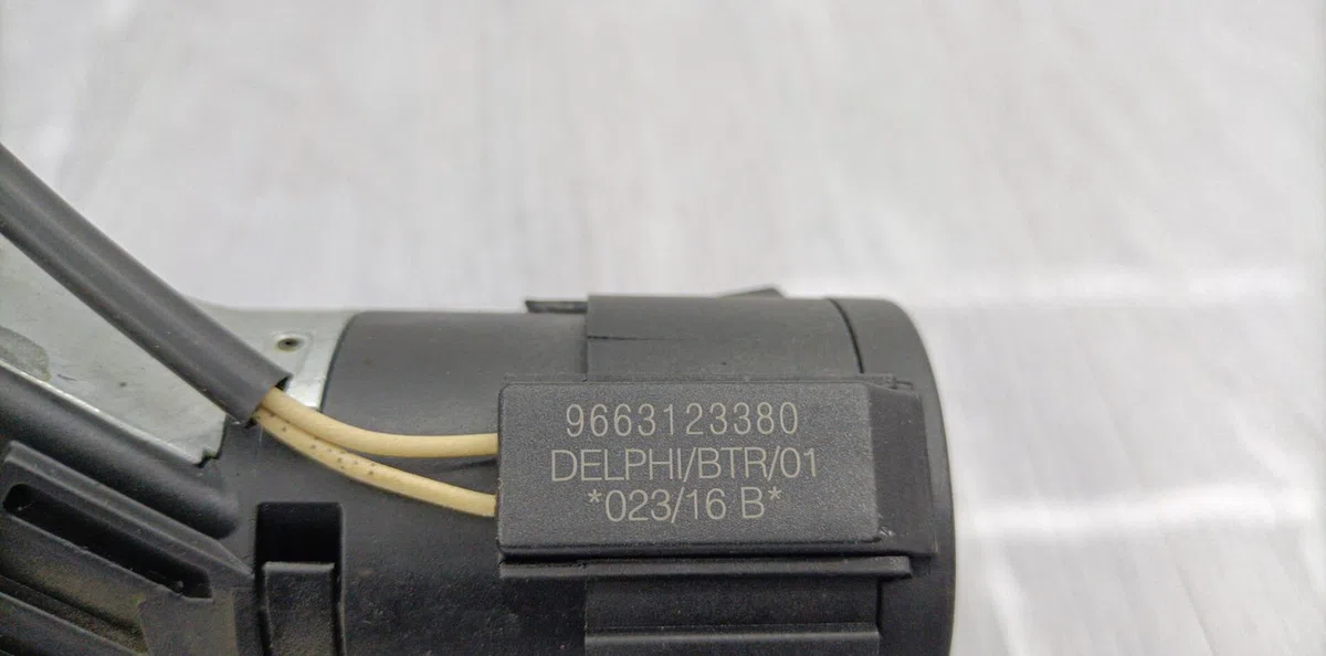 Calculateur moteur PEUGEOT 208 1 PHASE 2 occasion — photo 2