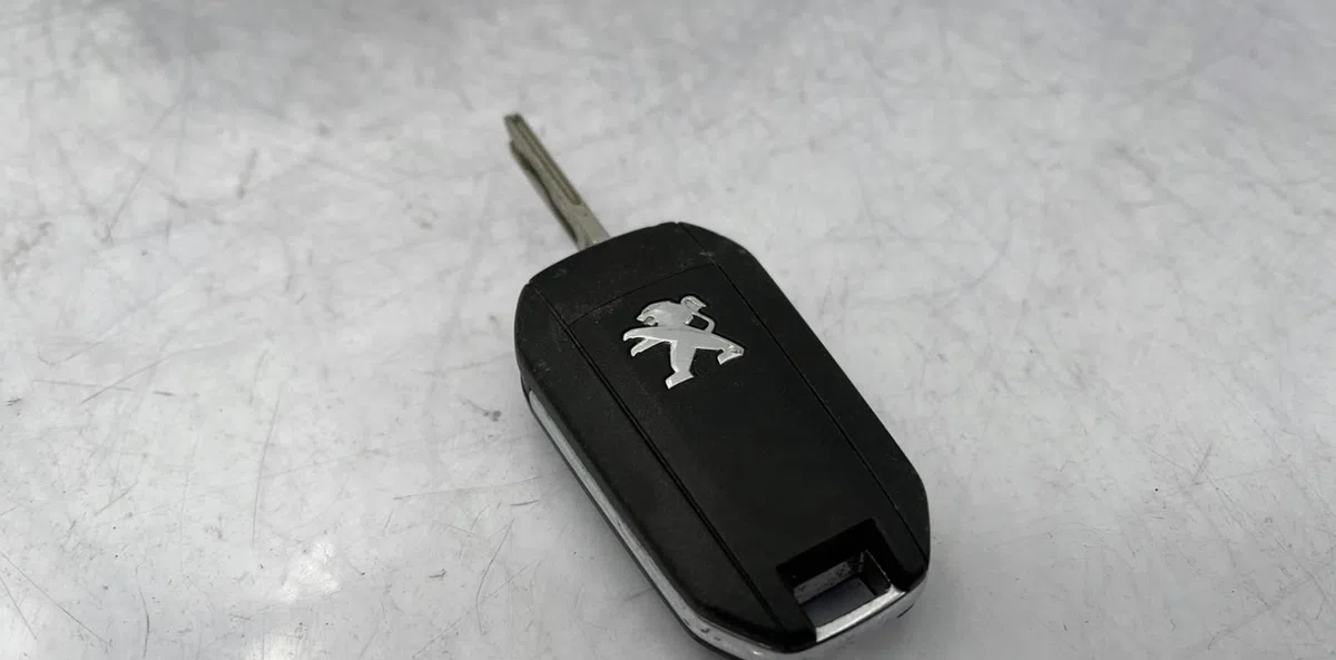 Calculateur moteur PEUGEOT 208 1 PHASE 2 occasion