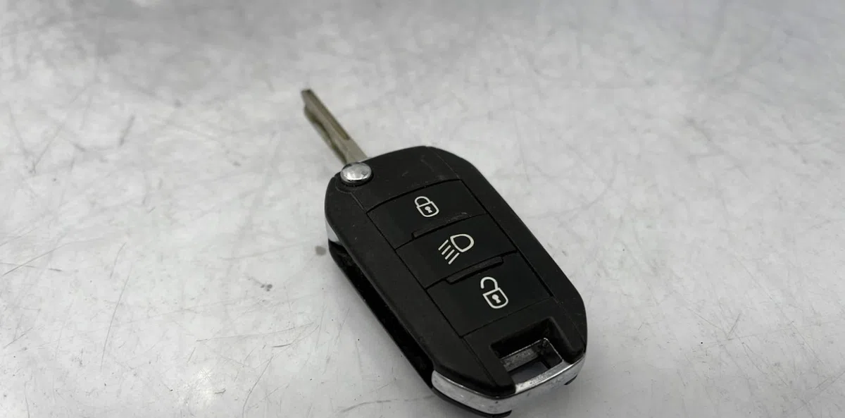 Calculateur moteur PEUGEOT 208 1 PHASE 2 occasion