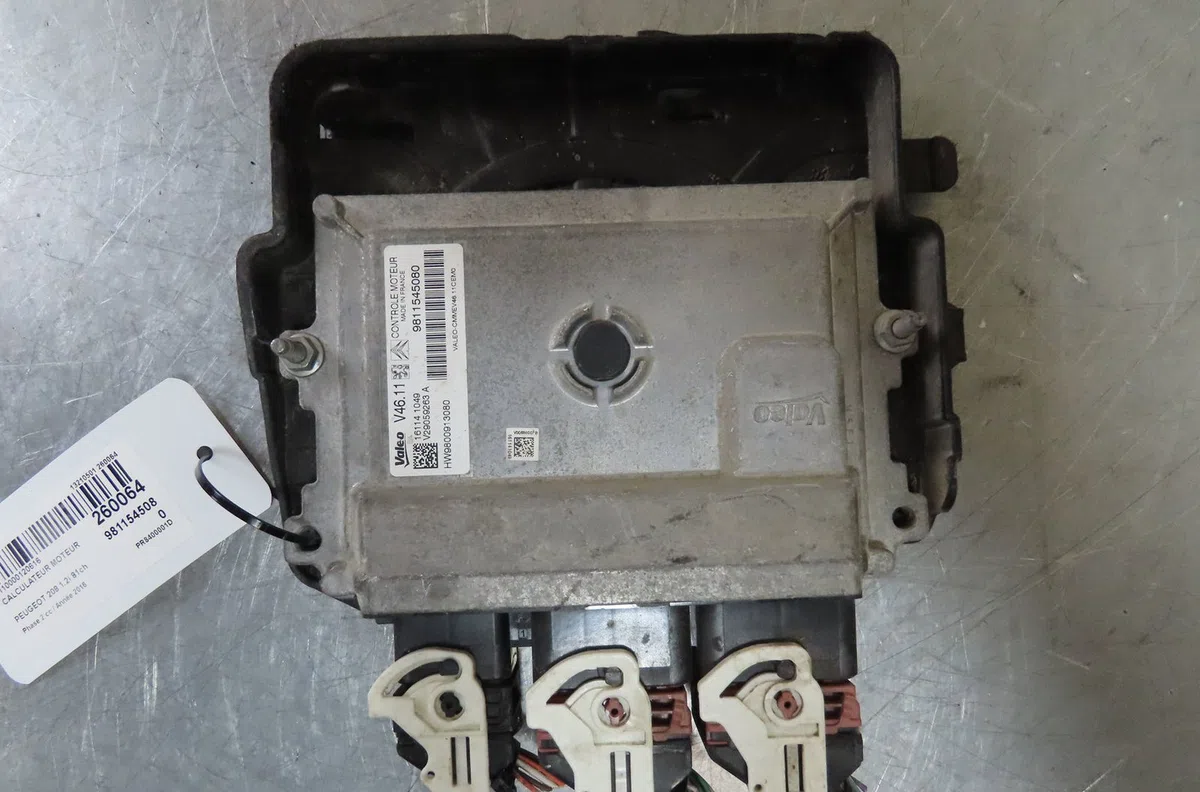 Calculateur moteur Peugeot 208 I (CA_, CC_) 1.2 vti 82 (2012) occasion