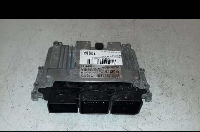 Calculateur moteur Peugeot 208 I (CA_, CC_) 1.6 hdi (2012) 5 portes occasion