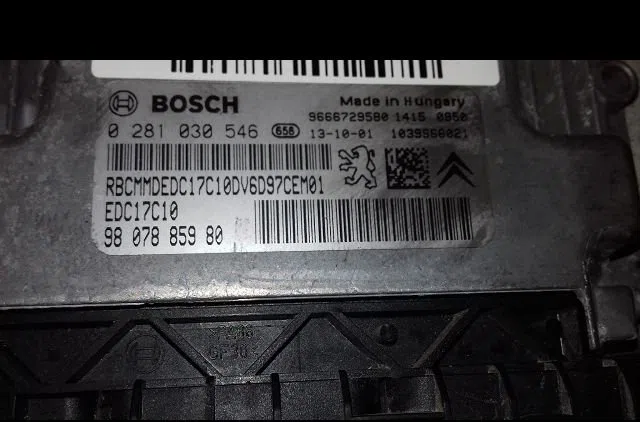 Calculateur moteur Peugeot 208 I (CA_, CC_) 1.6 hdi (2012) 5 portes occasion — photo 3