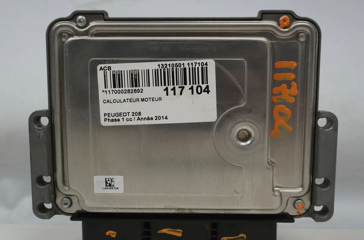 Calculateur moteur Peugeot 208 I (CA_, CC_) 1.6 hdi (2012) 5 portes occasion — photo 3