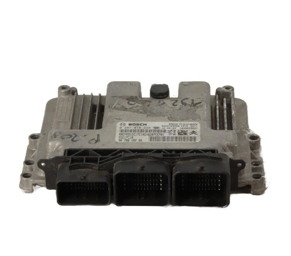 Calculateur moteur Peugeot 208 I (CA_, CC_) 1.6 hdi (2012) occasion — photo 2