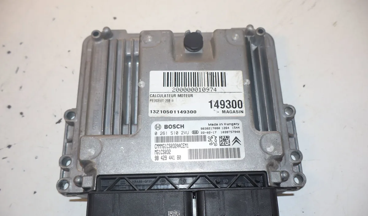 Calculateur moteur Peugeot 208 II (UB_, UP_, UW_, UJ_) 1.2 puretech 100 (2019) 5 portes occasion