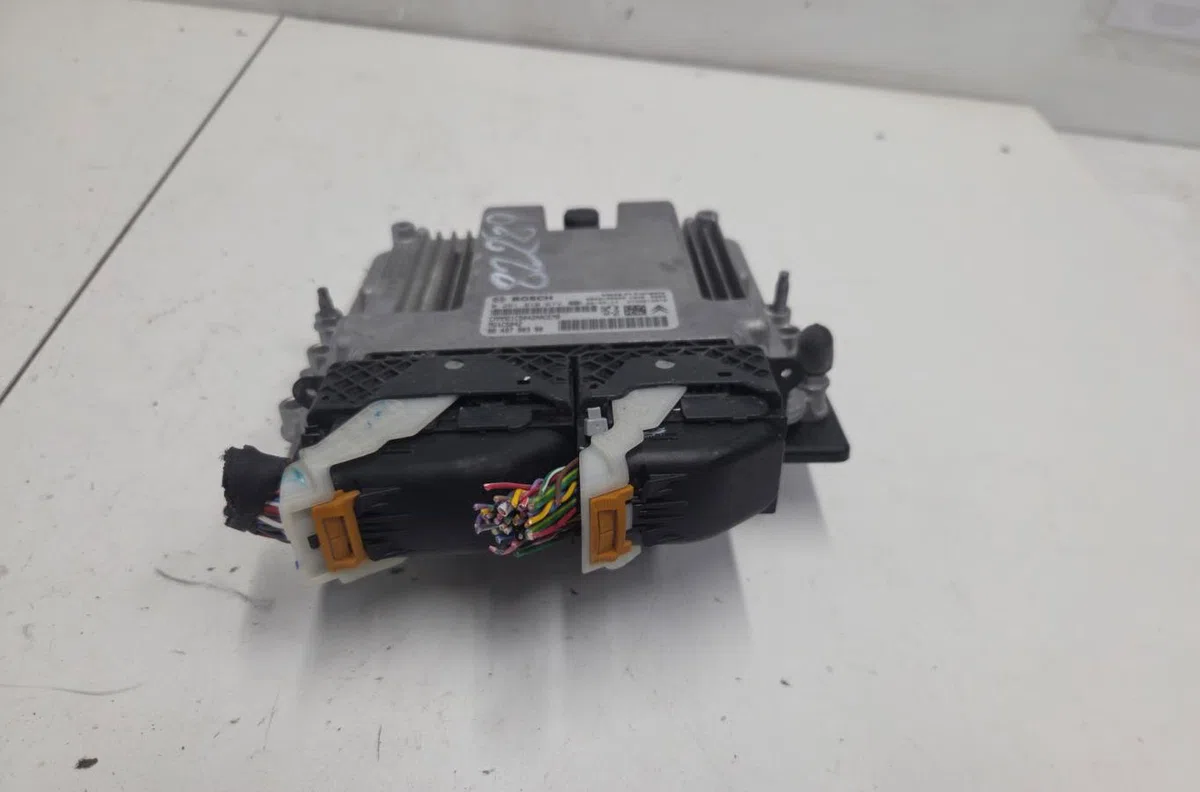 Calculateur moteur PEUGEOT 3008 2 PHASE 2 occasion