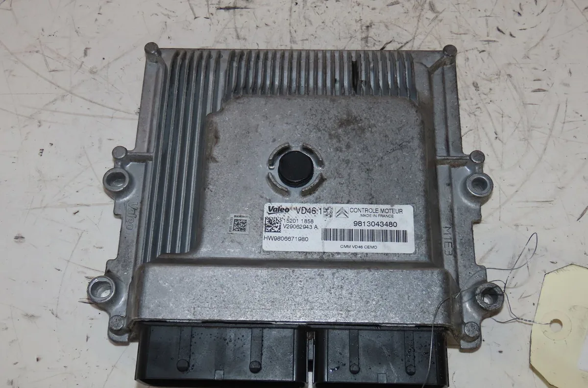 Calculateur moteur Peugeot 3008 Monospace (0U_) 1.2 (2015-2016) occasion