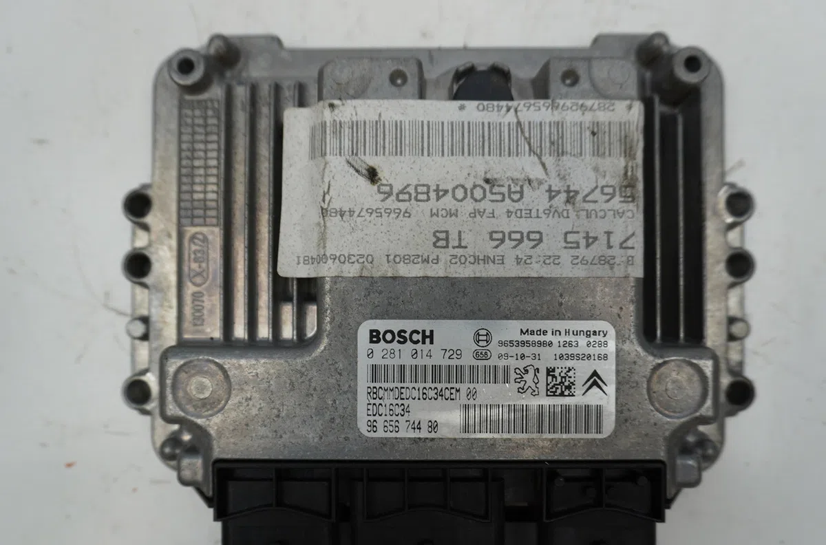 Calculateur moteur Peugeot 3008 Monospace (0U_) 1.6 hdi (2009-2016) 5 portes occasion — photo 2