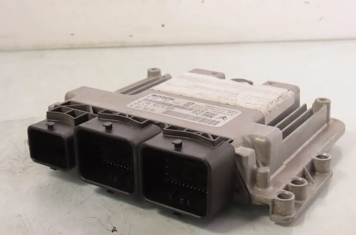Calculateur moteur Peugeot 3008 Monospace (0U_) 1.6 vti (2009-2016) occasion — photo 2