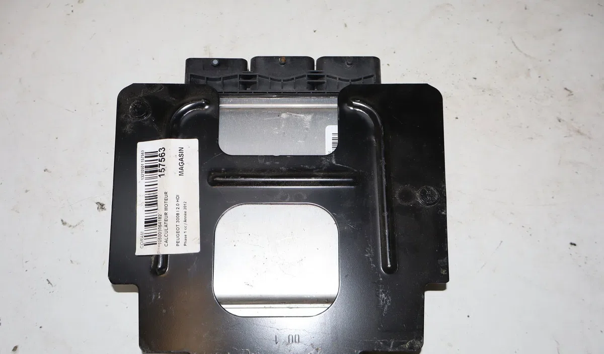 Calculateur moteur Peugeot 3008 Monospace (0U_) 2.0 hdi 150 - bluehdi 150 (2009-2016) 5 portes occasion — photo 3