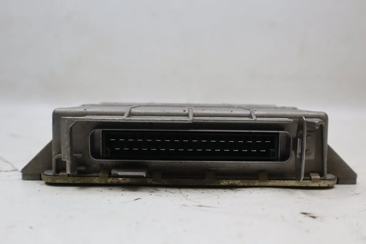 Calculateur moteur Peugeot 306 3-5 portes (7A, 7C, N3, N5) 1.4 (1993-2001) 5 portes occasion — photo 2
