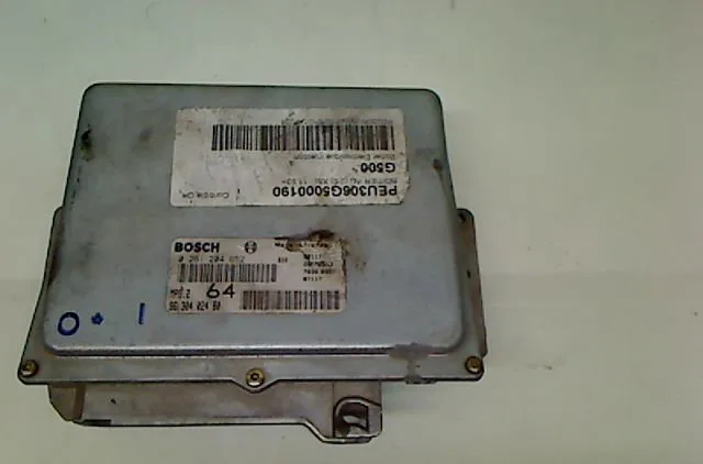 Calculateur moteur Peugeot 306 3-5 portes (7A, 7C, N3, N5) 2.0 16v (1997-2001) occasion