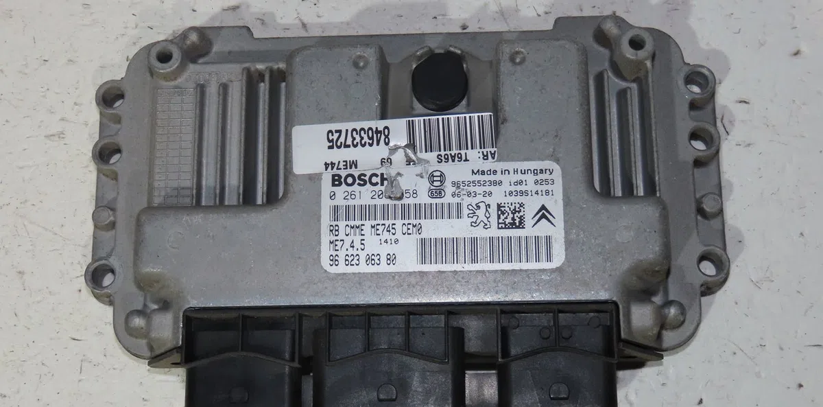 Calculateur moteur PEUGEOT 307 1.6i 16v occasion