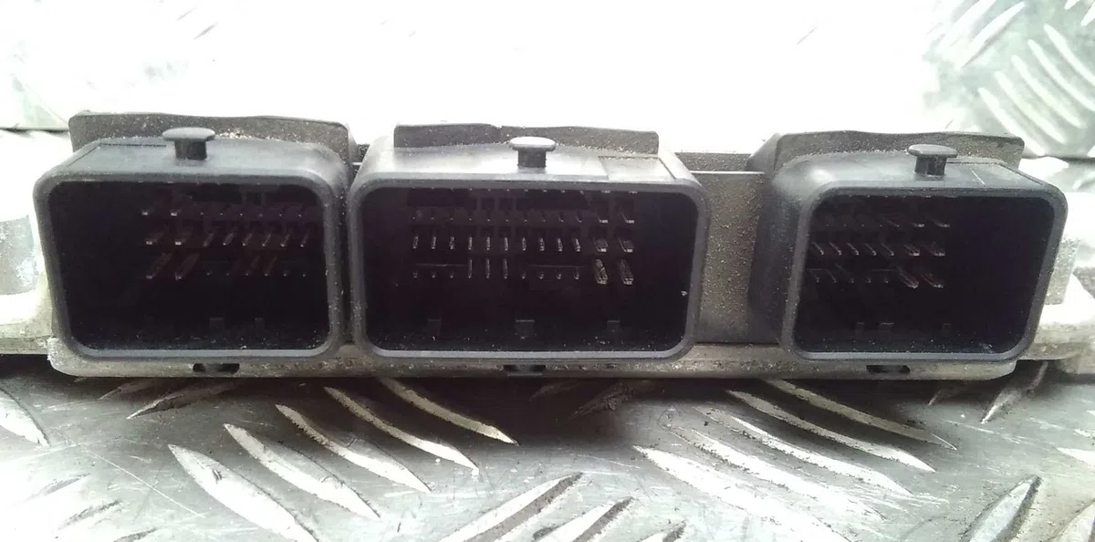 Calculateur moteur PEUGEOT 307 2003 occasion
