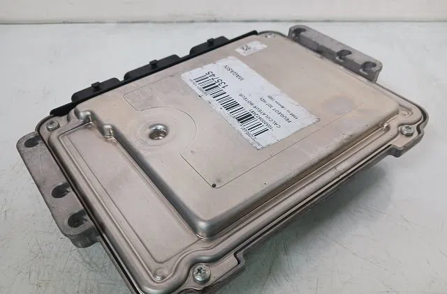 Calculateur moteur Peugeot 307 (3A-C) 1.6 hdi 110 (2004-2009) 5 portes occasion — photo 2