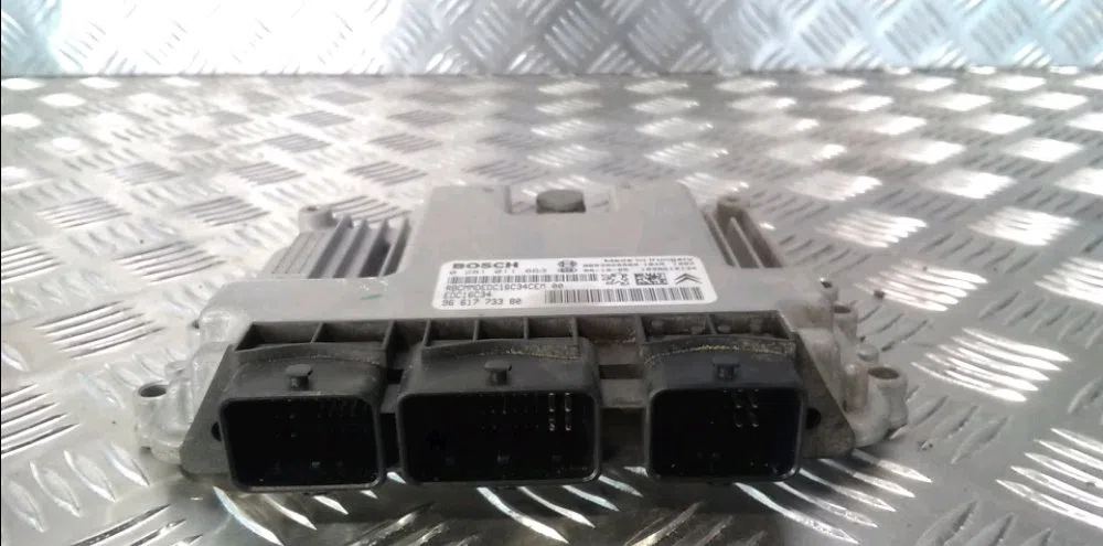 Calculateur moteur Peugeot 307 (3A-C) 1.6 hdi (2005-2009) 5 portes occasion — photo 2