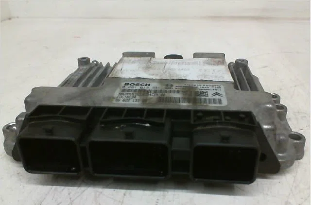 Calculateur moteur Peugeot 307 Break (3E) 1.6 hdi 110 (2004-2008) 5 portes occasion — photo 2