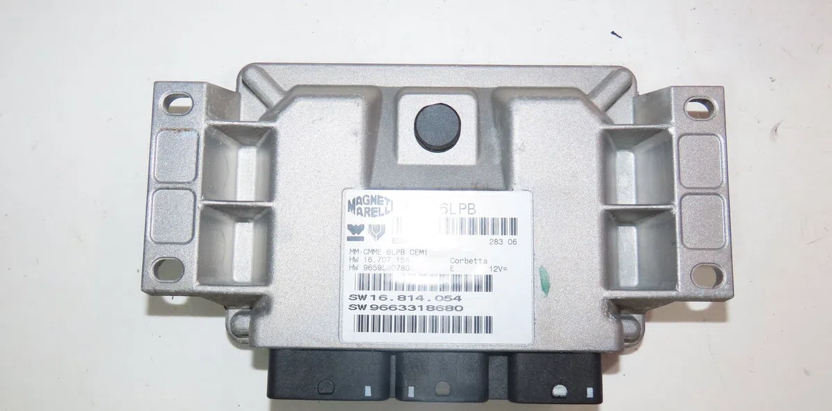 Calculateur moteur Peugeot 307 CC (3B) 2.0 16v (2003-2005) occasion — photo 2