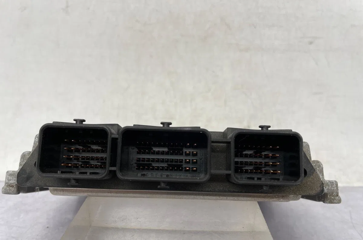 Calculateur moteur PEUGEOT 307 PHASE 2 occasion — photo 2
