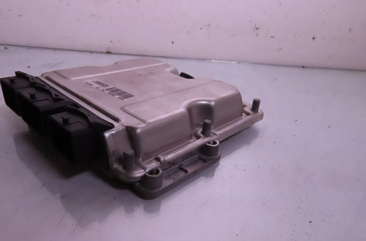 Calculateur moteur Peugeot 307 SW (3H) 2.0 hdi 110 (2002-2009) occasion — photo 2