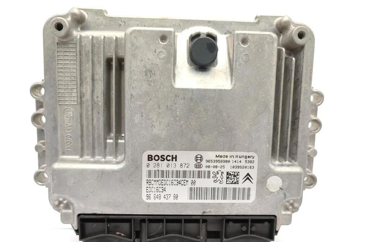 Calculateur moteur PEUGEOT 308 1 PHASE 1 occasion — photo 3