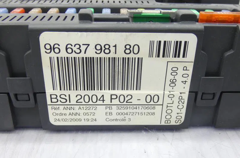 Calculateur moteur PEUGEOT 308 1 PHASE 1 occasion — photo 2