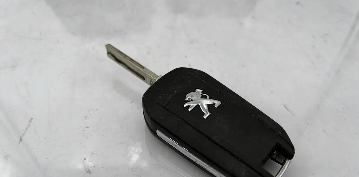Calculateur moteur PEUGEOT 308 2 PHASE 1 occasion — photo 2