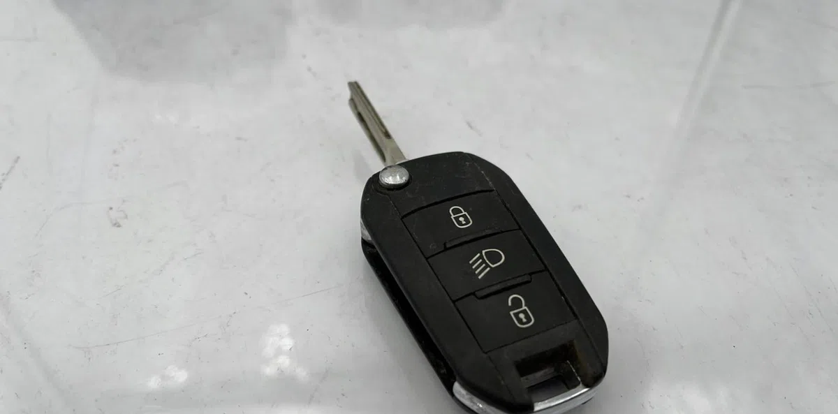 Calculateur moteur PEUGEOT 308 2 PHASE 1 occasion — photo 3