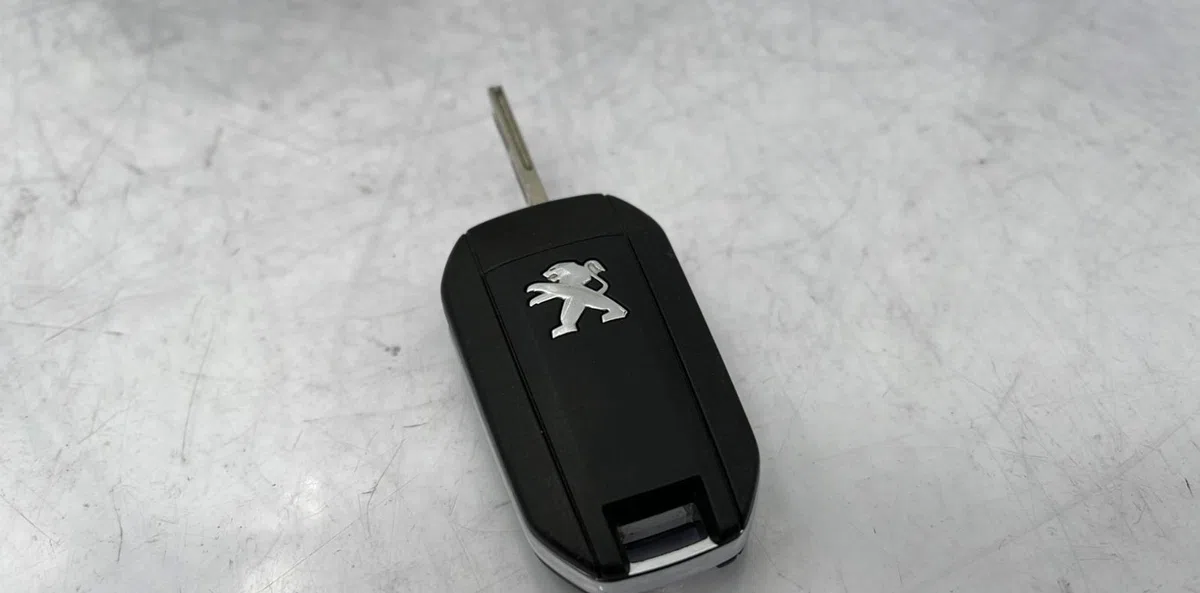 Calculateur moteur PEUGEOT 308 2 PHASE 2 occasion — photo 3
