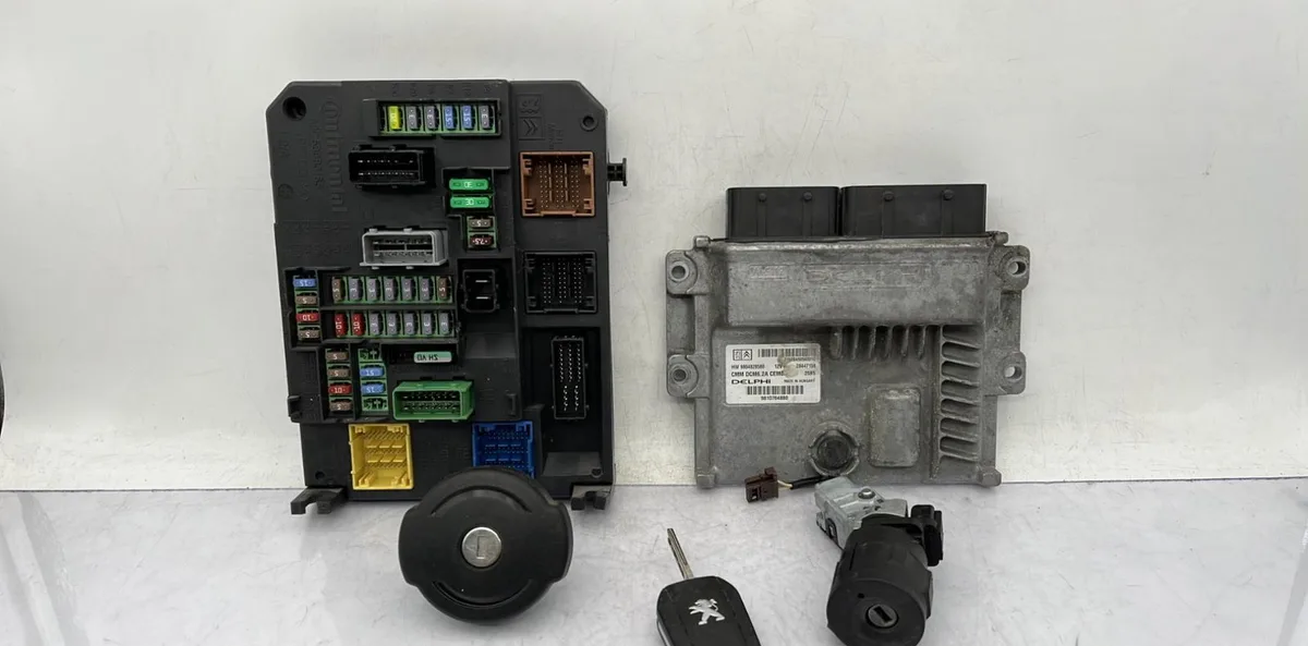 Calculateur moteur PEUGEOT 308 2 SW PHASE 1 BREAK occasion