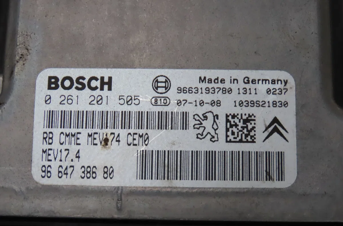 Calculateur moteur Peugeot 308 I (4A_, 4C_) 1.6 16v (2007-2014) 5 portes occasion — photo 2
