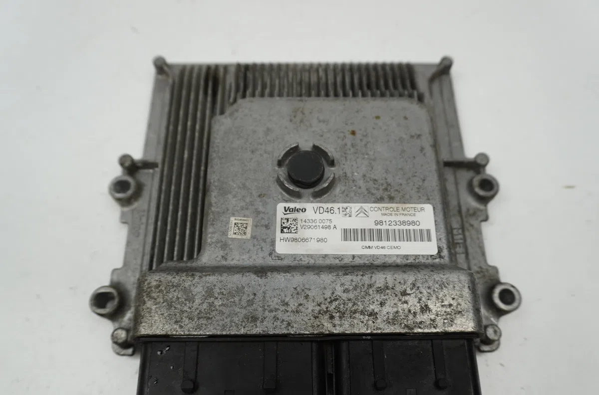 Calculateur moteur Peugeot 308 II (LB_, LP_, LW_, LH_, L3_) 1.2 thp 110 (2013-2021) occasion — photo 2