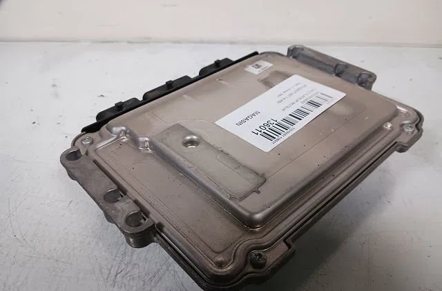 Calculateur moteur Peugeot 407 (6D_) 1.6 hdi 110 (6d9hzc, 6d9hyc) (2004-2010) occasion — photo 2