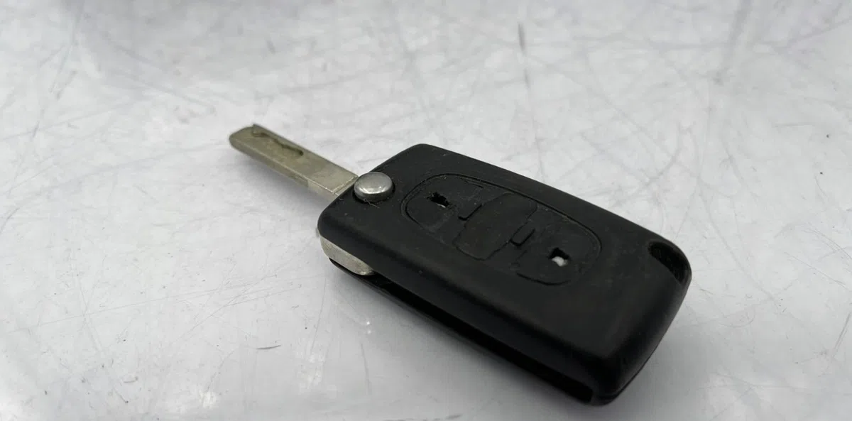 Calculateur moteur PEUGEOT 407 PHASE 1 BREAK occasion — photo 3