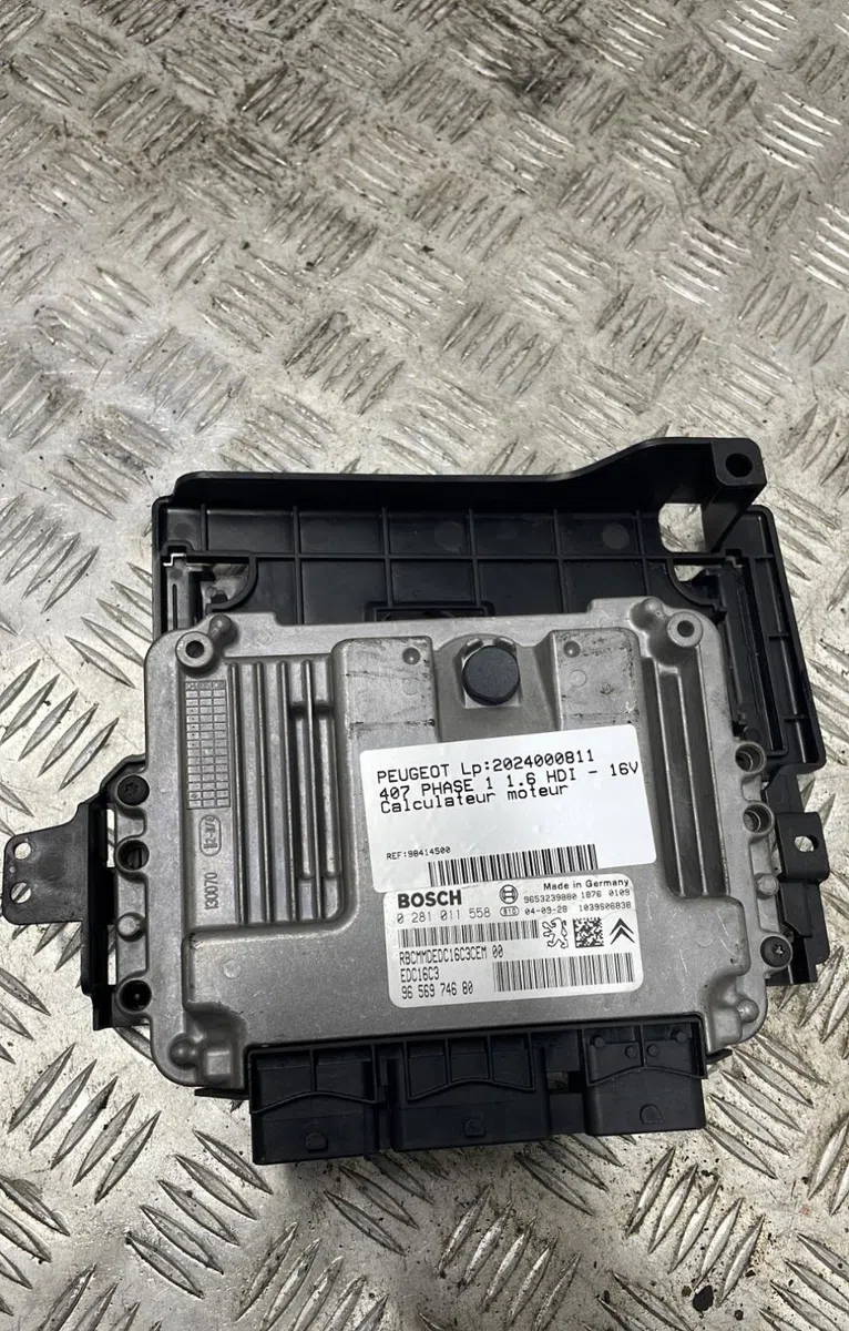 Calculateur moteur PEUGEOT 407 PHASE 1 occasion — photo 4