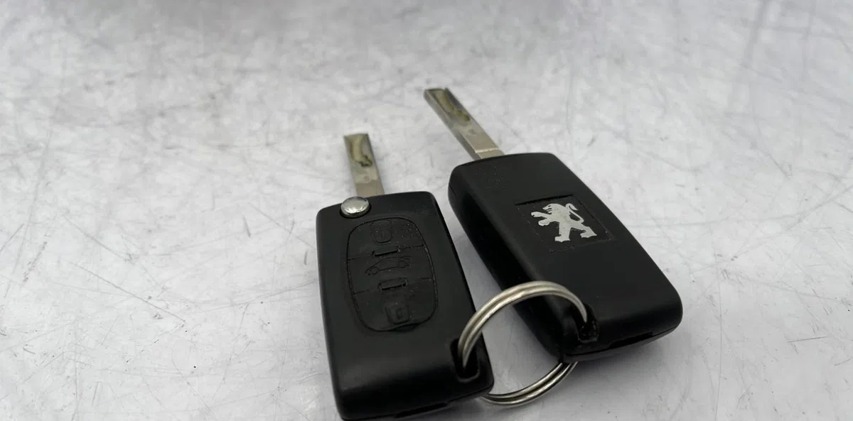 Calculateur moteur PEUGEOT 407 PHASE 1 occasion — photo 3