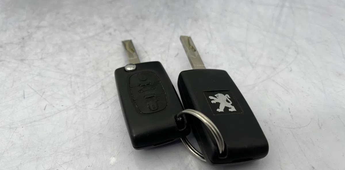 Calculateur moteur PEUGEOT 407 PHASE 1 occasion — photo 4