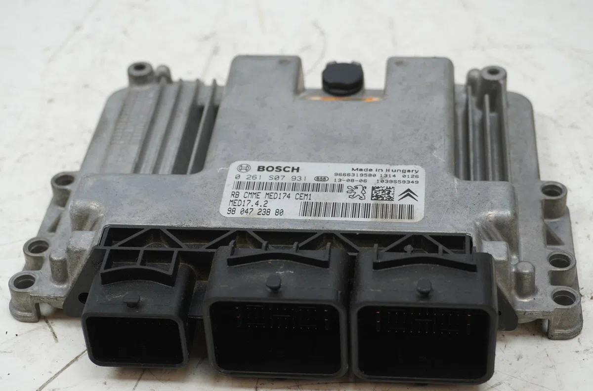 Calculateur moteur Peugeot 5008 (0U_, 0E_) 1.6 16v (2009-2017) occasion — photo 3
