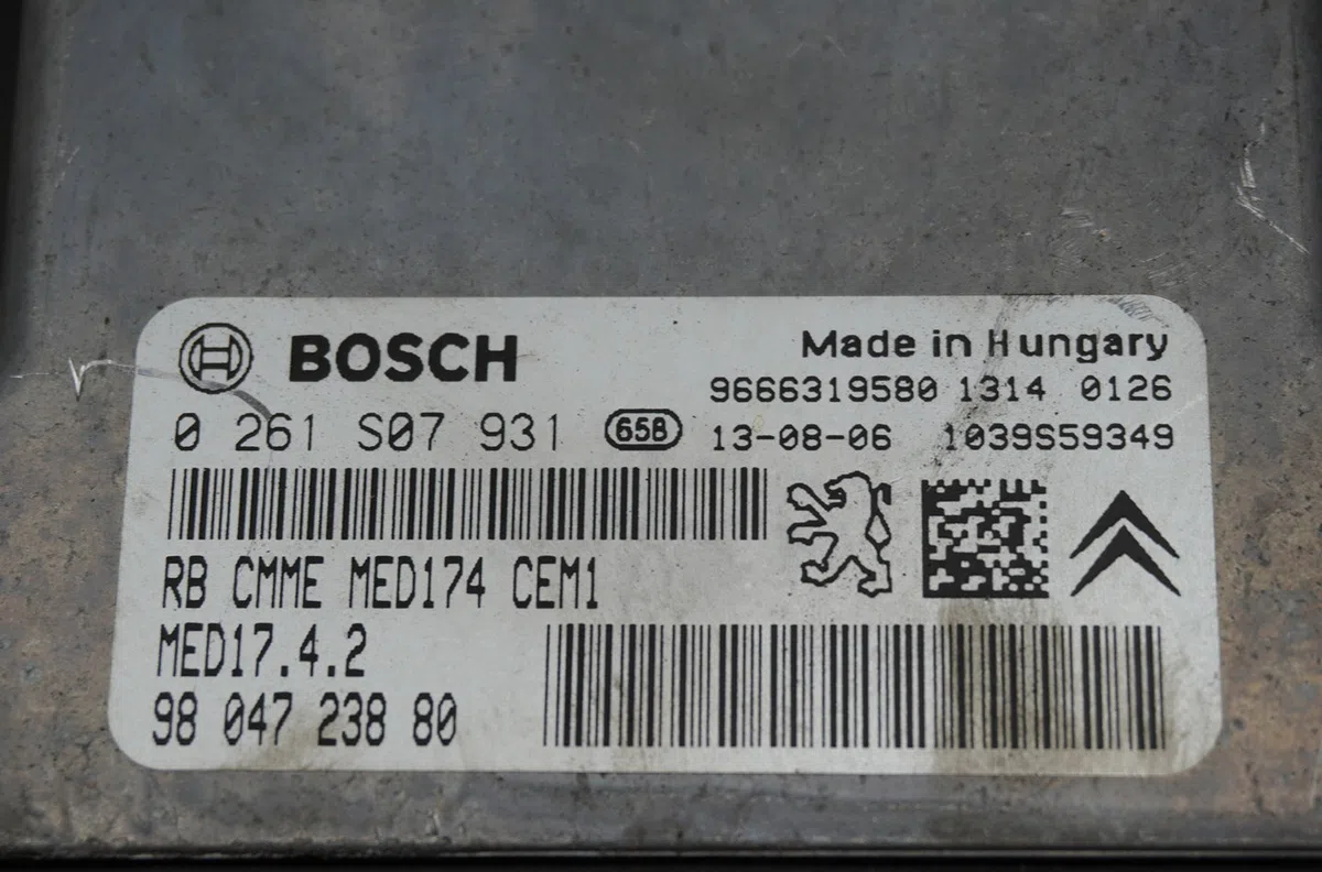Calculateur moteur Peugeot 5008 (0U_, 0E_) 1.6 16v (2009-2017) occasion — photo 4