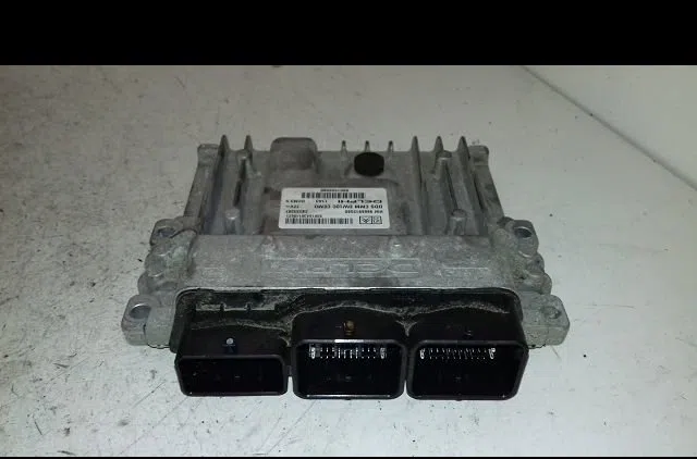 Calculateur moteur Peugeot 5008 (0U_, 0E_) 2.0 hdi 150 - bluehdi 150 (2009-2017) 5 portes occasion — photo 2